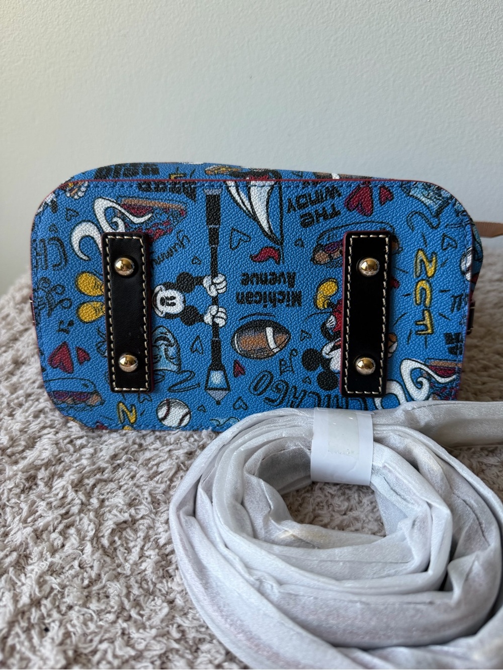 NWT Disney Dooney & Bourke Chicago bag and wallet - Picture 6 of 9